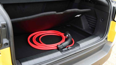 Jeep Avenger - charging cables