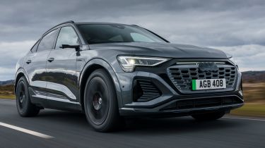 Audi Q8 Sportback e-tron - front tracking