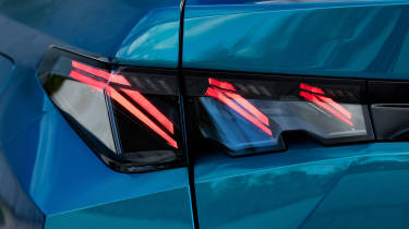 Peugeot E-3008 - tail light