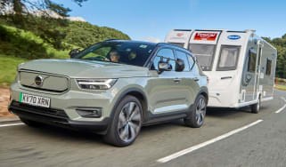 Volvo XC40 P8
