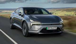 Polestar 4 - front tracking