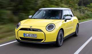 MINI Cooper SE - front tracking